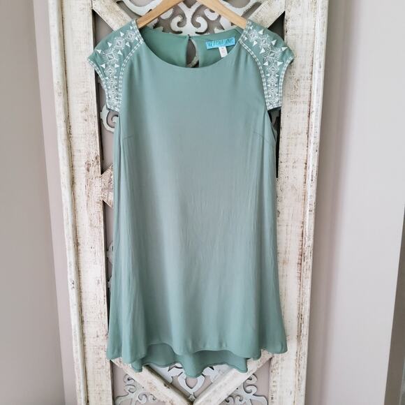 Francesca's Women's Cap Sleeve High Low Embroidered Shift Mini Dress Sage Green - Picture 5 of 9